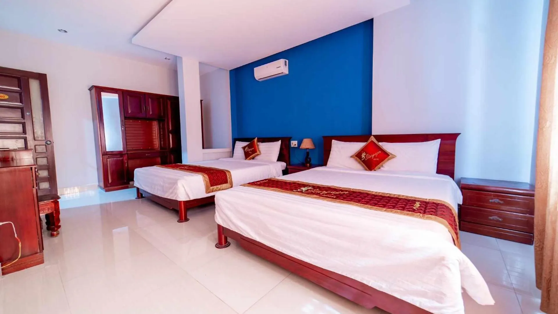 Stargazerhotel Da Nang- Khach San Hoa Ly 2*,  Vietnam
