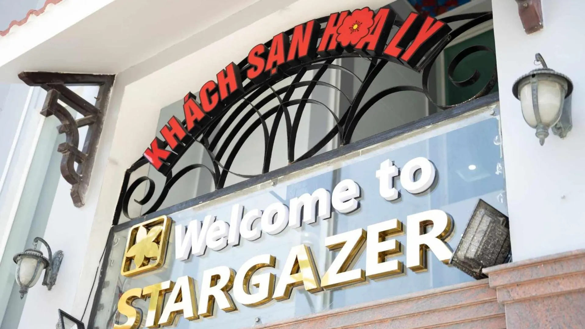Stargazerhotel Da Nang- Khach San Hoa Ly